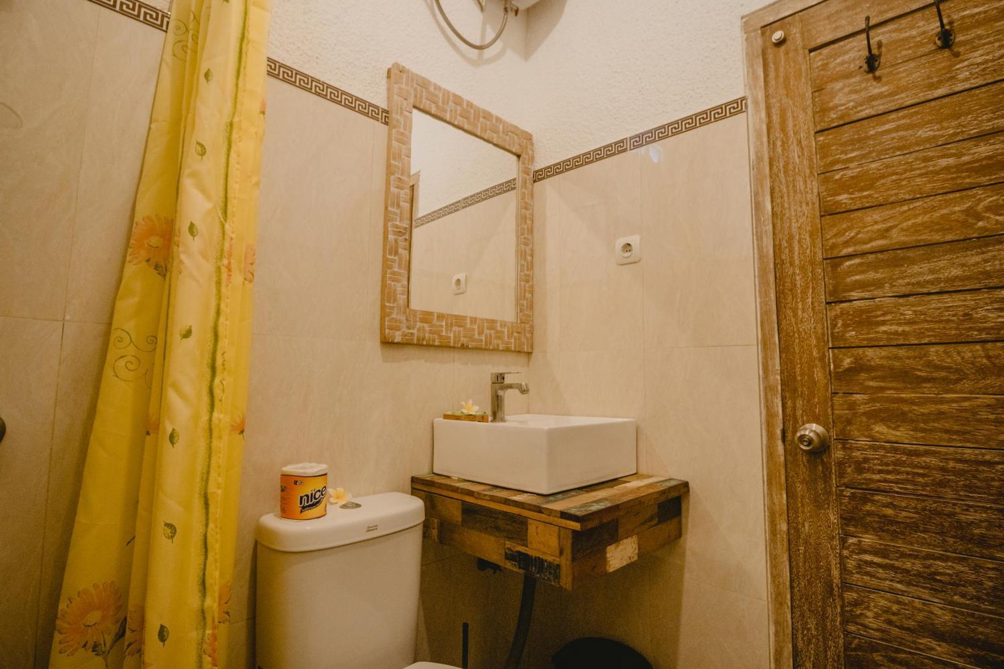 Samblung Mas House Apartment Denpasar  Ngoại thất bức ảnh